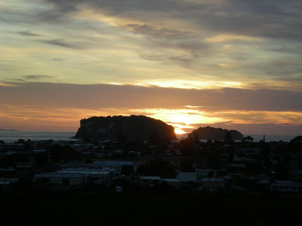Whangamata Vistas B&B Екстер'єр фото