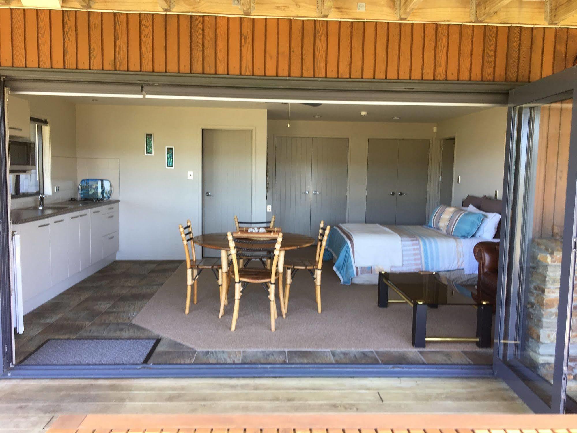 Whangamata Vistas B&B Екстер'єр фото