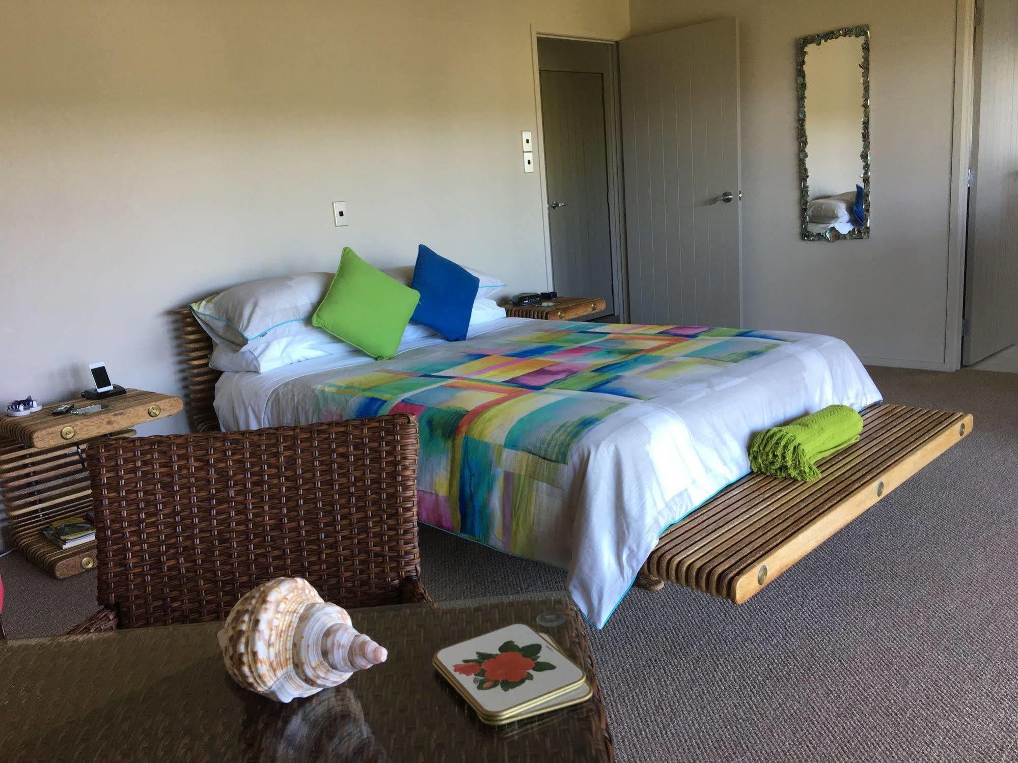 Whangamata Vistas B&B Екстер'єр фото
