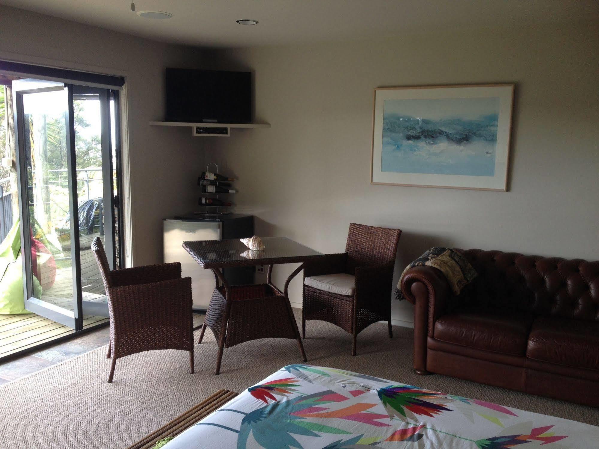 Whangamata Vistas B&B Екстер'єр фото